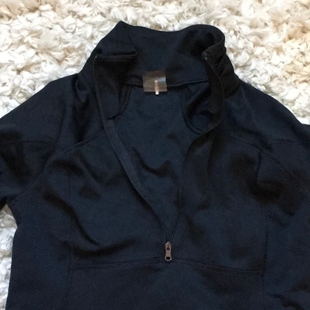 Athletic pull over - Picture 2 of 3